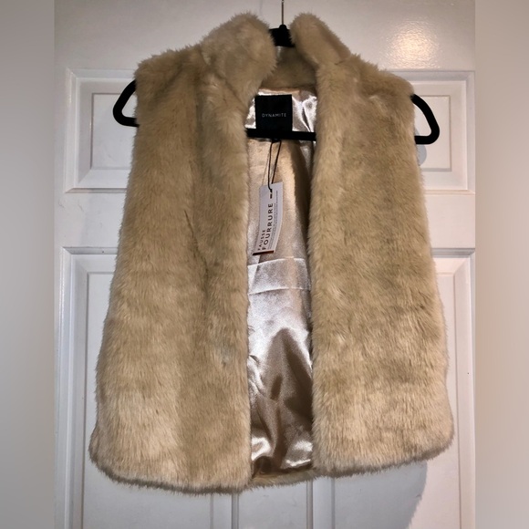 BNWT Dynamite Beige Faux Fur Vest With Pockets - XS - Picture 2 of 7
